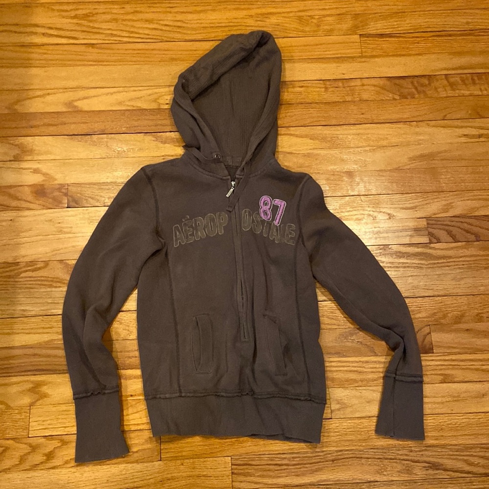 Adorable Aeropostale 3/4 zipped hoodie that looks brand new